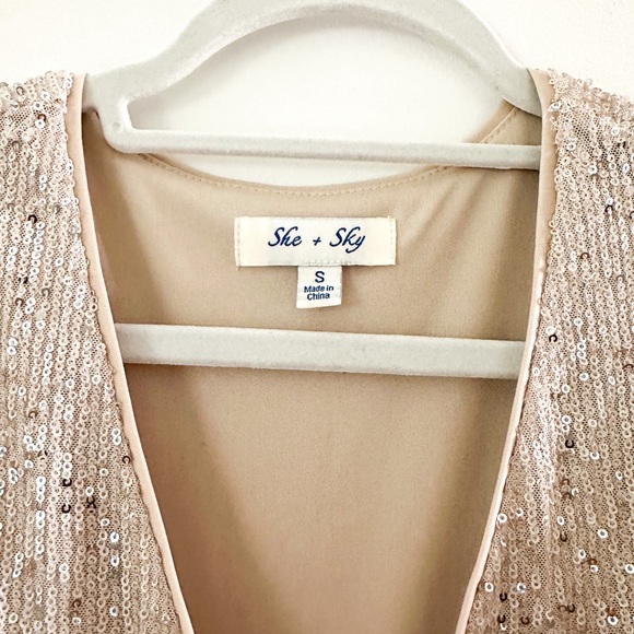 SHE + SKY Sequined Short Sleeve Wrap Dress - Size Small - Light Gold - Picture 5 of 6